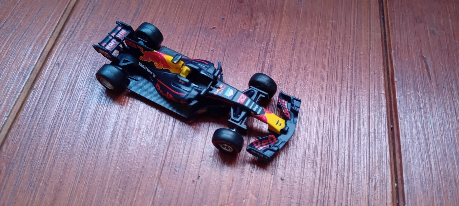 Bburago Red Bull Racing RB13 F1 schaalmodel 1:43, Ophalen of Verzenden, Gebruikt