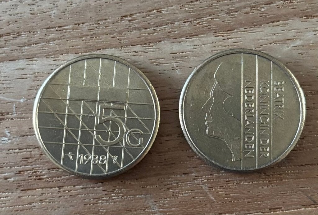 5 gulden munt 2 stuks, Postzegels en Munten, Munten | Nederland, Ophalen of Verzenden, Koningin Beatrix, 5 gulden, Losse munt