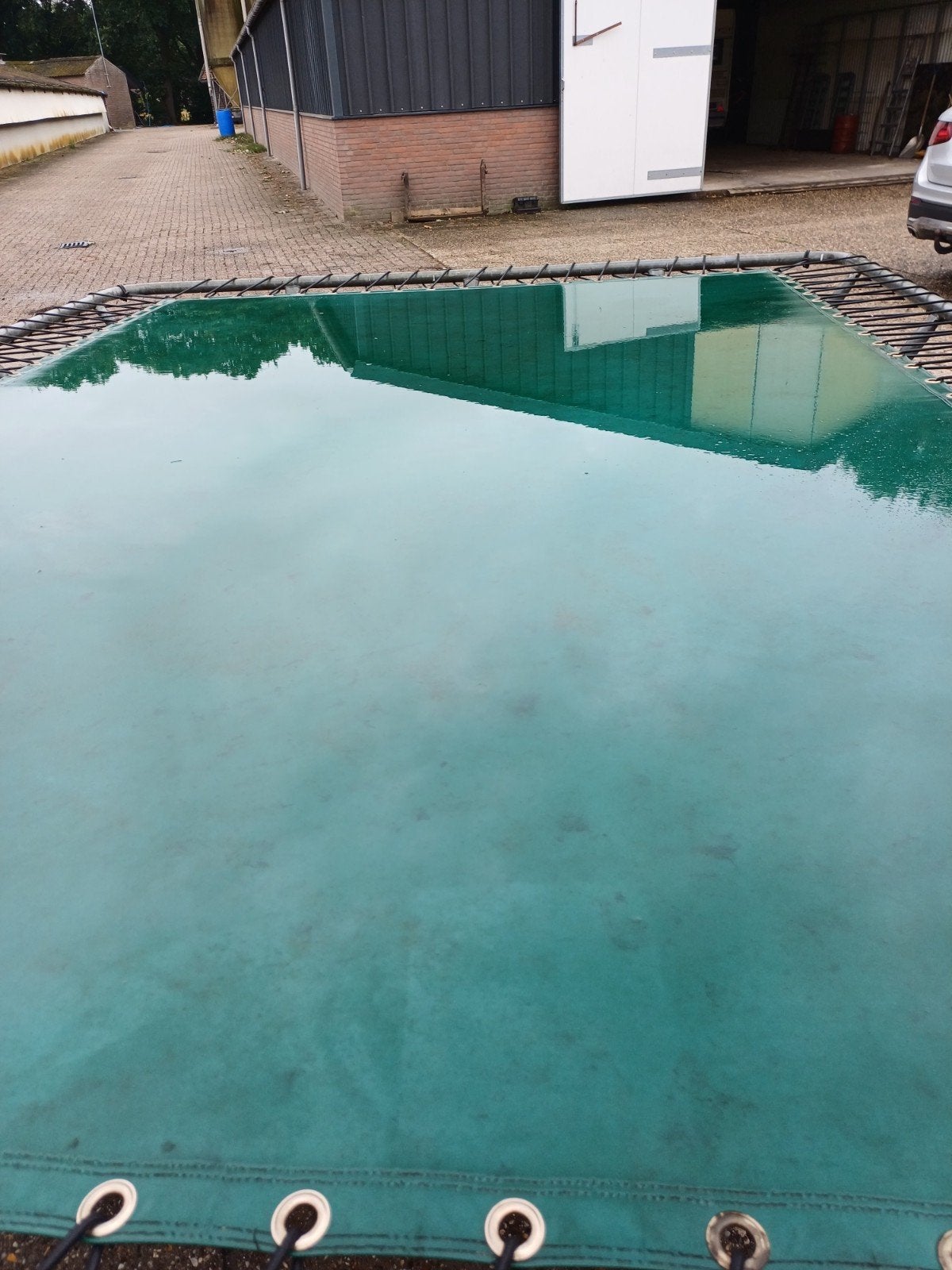 Trampoline oerdegelijk, Ophalen