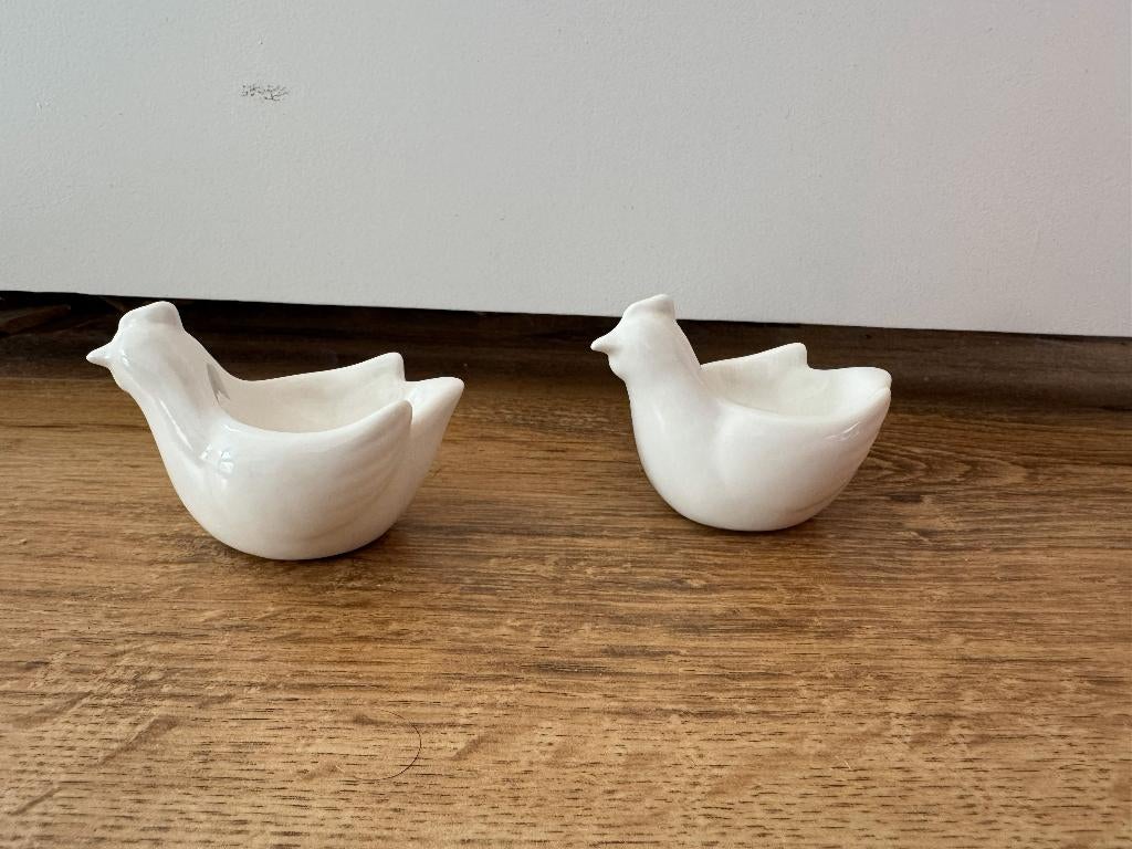 2 witte eierdopjes in de vorm van een kip - nieuw, Huis en Inrichting, Keuken | Servies, Overige typen, Nieuw, Ophalen of Verzenden