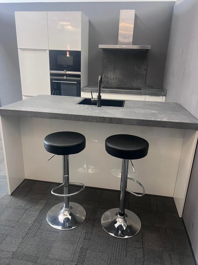 Prachtige witte Bruynzeel keuken + graniet en siemens., Huis en Inrichting, Keuken | Complete keukens, Ophalen, Wit, Met kookeiland