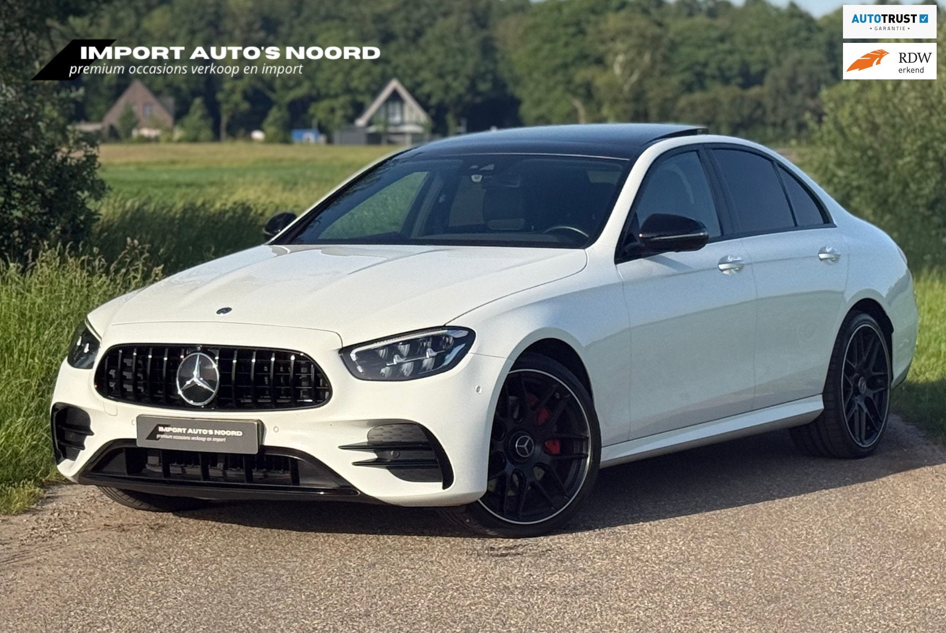 Mercedes-Benz E-klasse 300 e 4MATIC AMG Line, Auto's, Mercedes-Benz, Gebruikt, Zwart, 4 cilinders, Met garantie (alle)