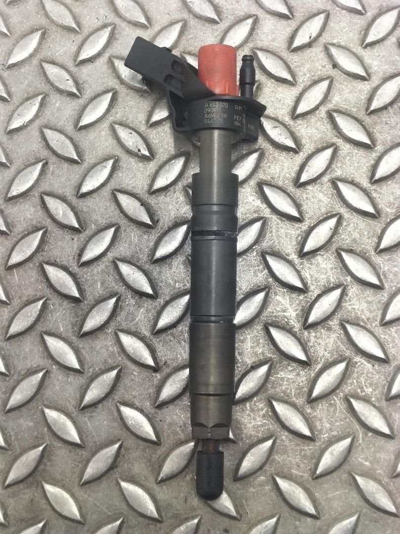 MERCEDES E CLASS BRANDSTOF INJECTOR / VERSTUIVER 6420701187, Ophalen of Verzenden, Gebruikt, Stiba lid