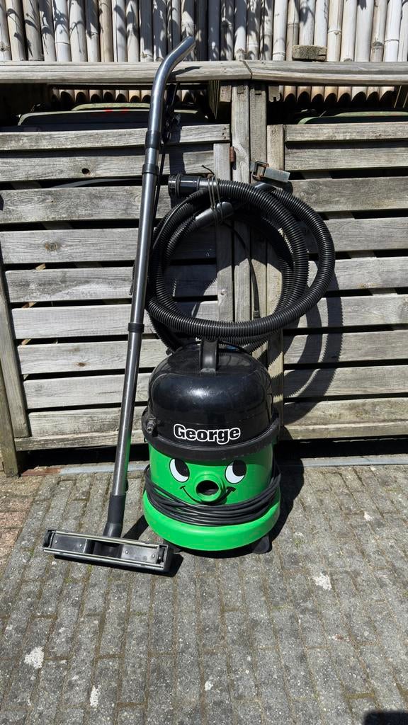 George waterzuiger - ideaal voor reinigen harde vloeren, Doe-het-zelf en Verbouw, Ophalen, Gebruikt, Waterstofzuiger