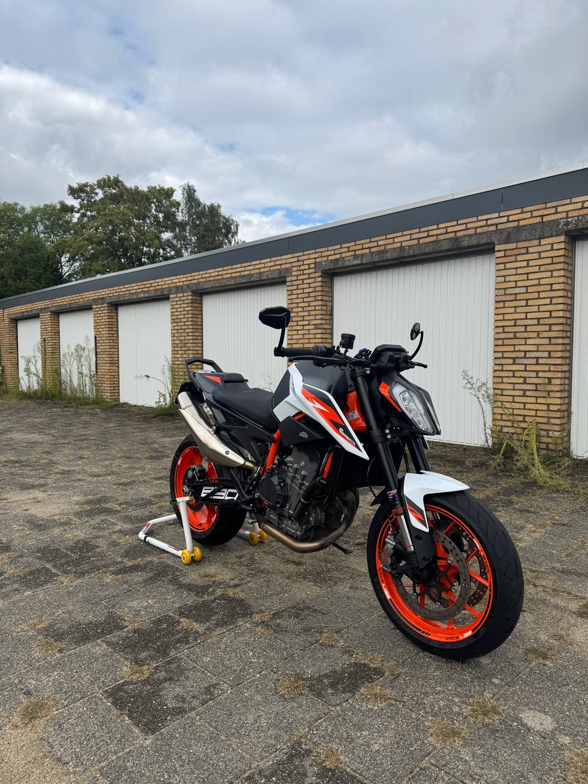 KTM 890 Duke R 2021 – Tech Pack / Track Pack, 2 cilinders, Motorrijbewijs A, Meer dan 35 kW, Handgeschakeld