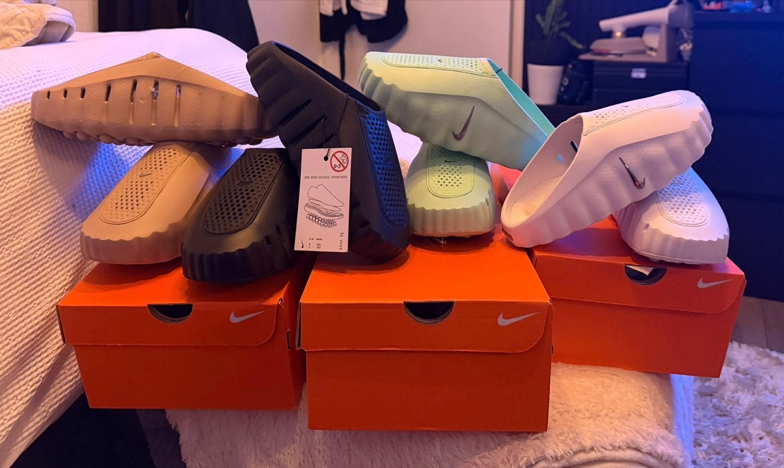 Nike Calm Mules - Diverse kleuren, nieuw in doos, Ophalen, Nieuw, Beige, Slippers