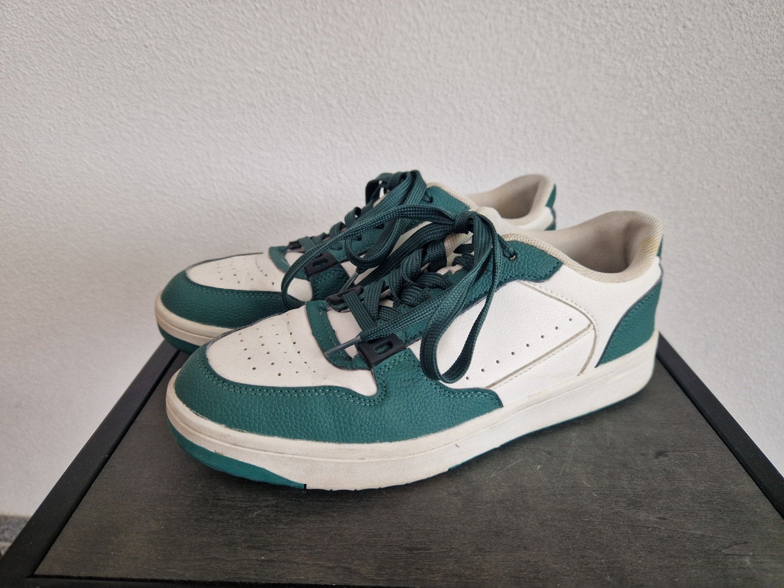 Bristol Sneakers Maat 38 - Groen en Wit, Kleding | Dames, Ophalen of Verzenden, Sneakers of Gympen, Gedragen, Bristol