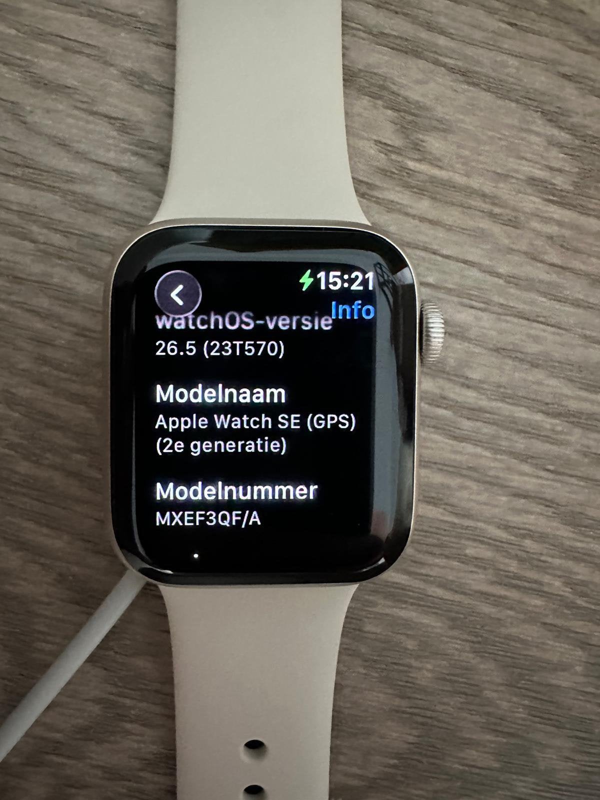 Apple watch SE 2e generatie, Ophalen of Verzenden, Zo goed als nieuw, Zwart, IOS