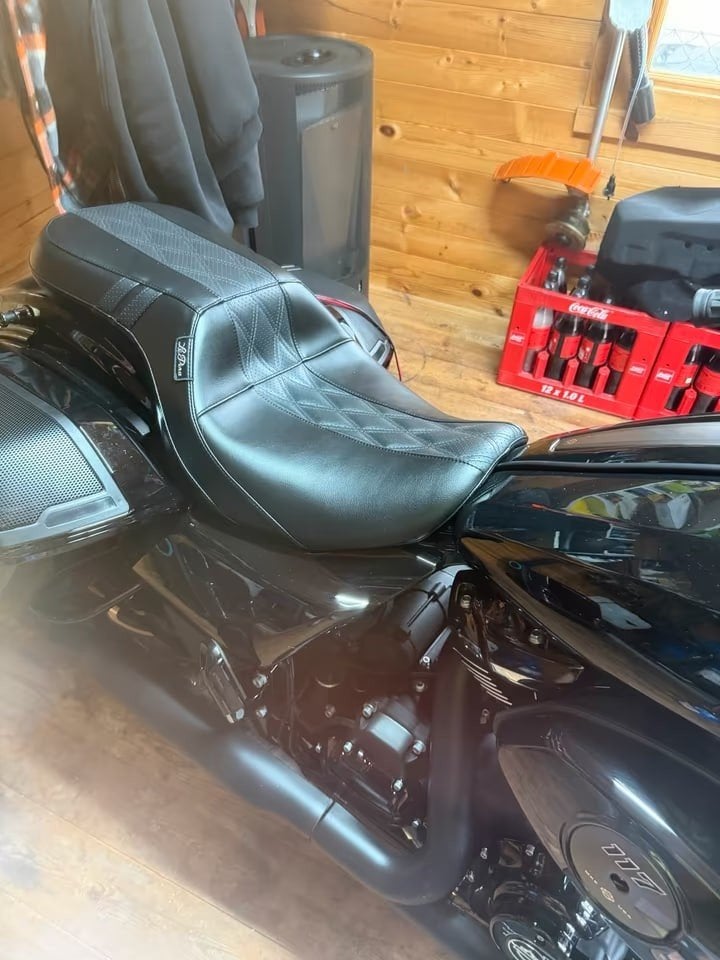 Le Pera Outcast GT 2 zadel Harley-Davidson Street Road Glide, Ophalen of Verzenden, Nieuw