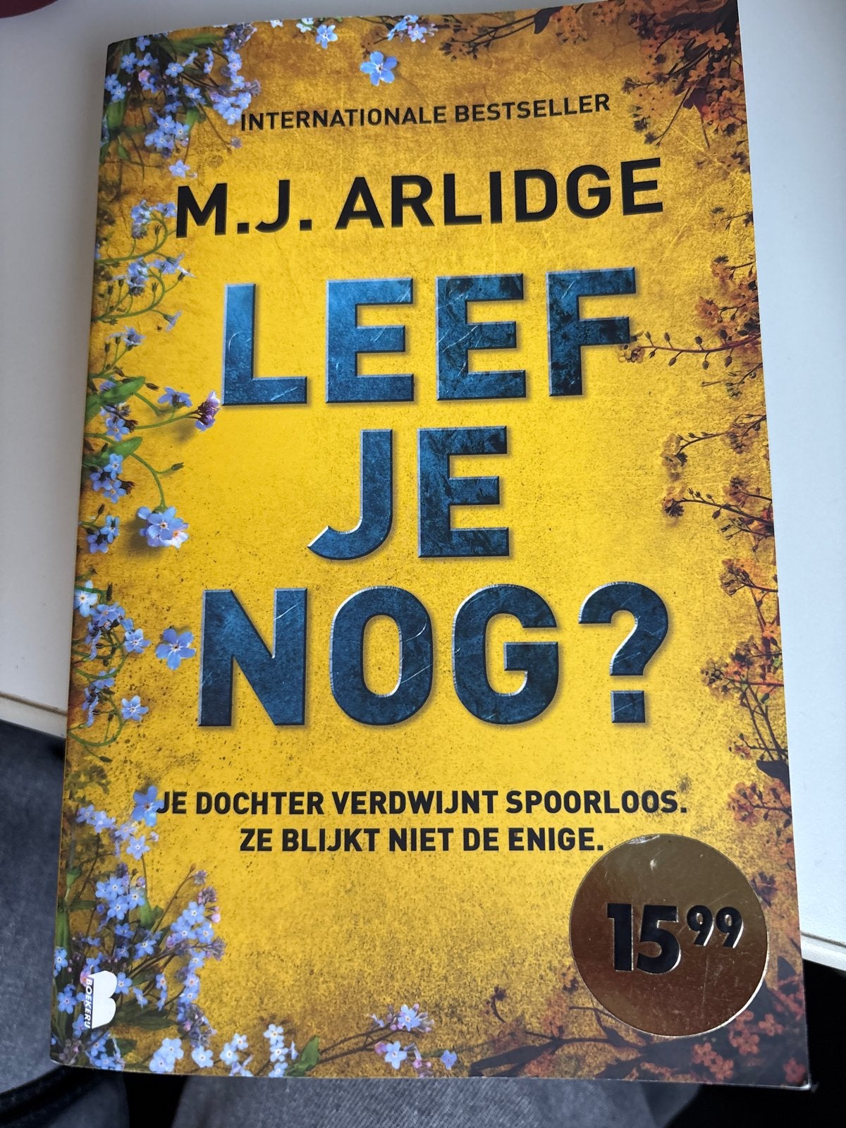 Leef je nog? - M.J. Arlidge (Thriller), Ophalen of Verzenden, Zo goed als nieuw, Nederland