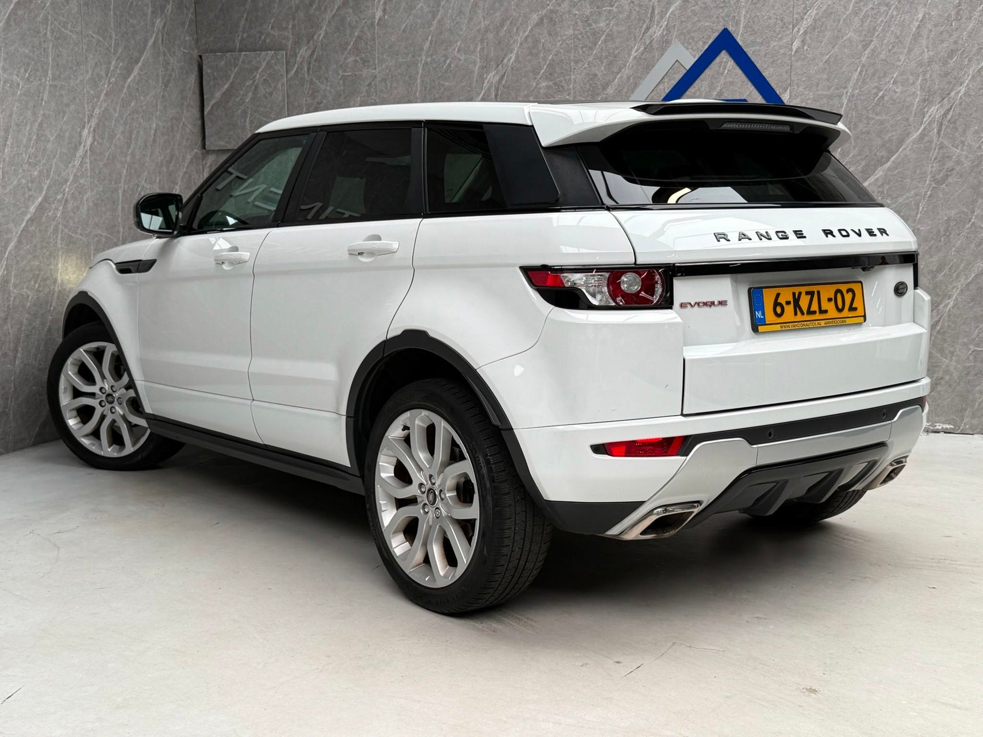 Land Rover Range Rover Evoque 2.2 TD4 4WD / AUT / NAP / Pano, Auto's, Land Rover, Euro 5, 15 km/l, Zwart, 4 cilinders