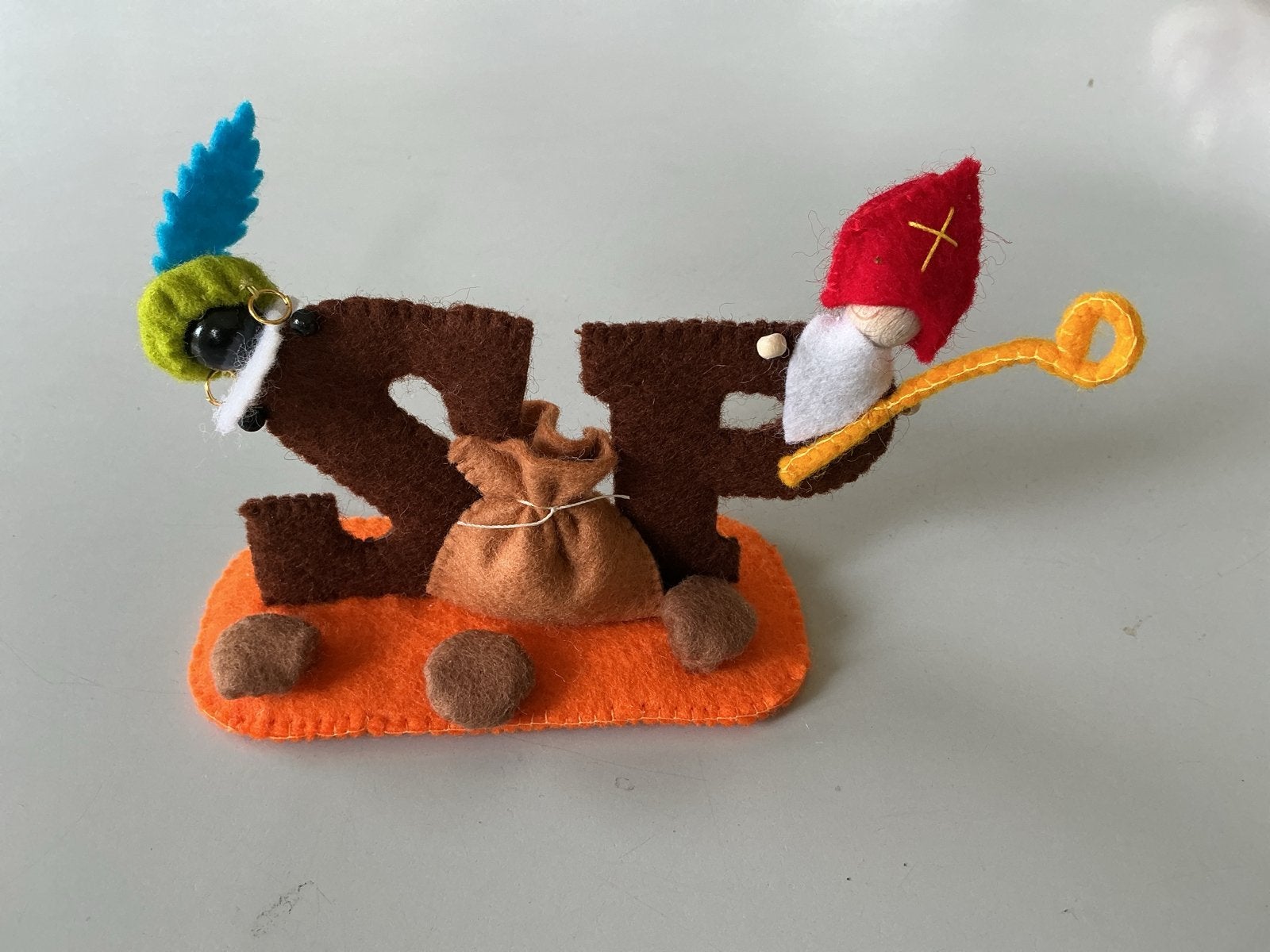 Sinterklaas en Piet, Ophalen of Verzenden, Nieuw, Figuurtje(s), Wolvilt