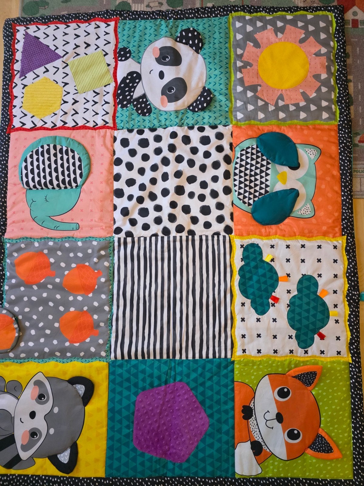 Infantino speelkleed met dieren en texturen, Ophalen, Zo goed als nieuw, Speelkleed