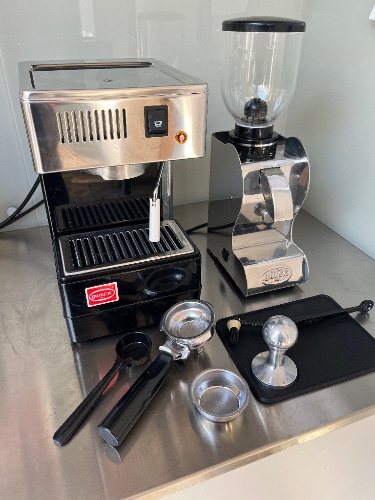 Quick820 espresso machine + Quick60  maler, Gebruikt, Espresso apparaat, 2 tot 4 kopjes, Afneembaar waterreservoir
