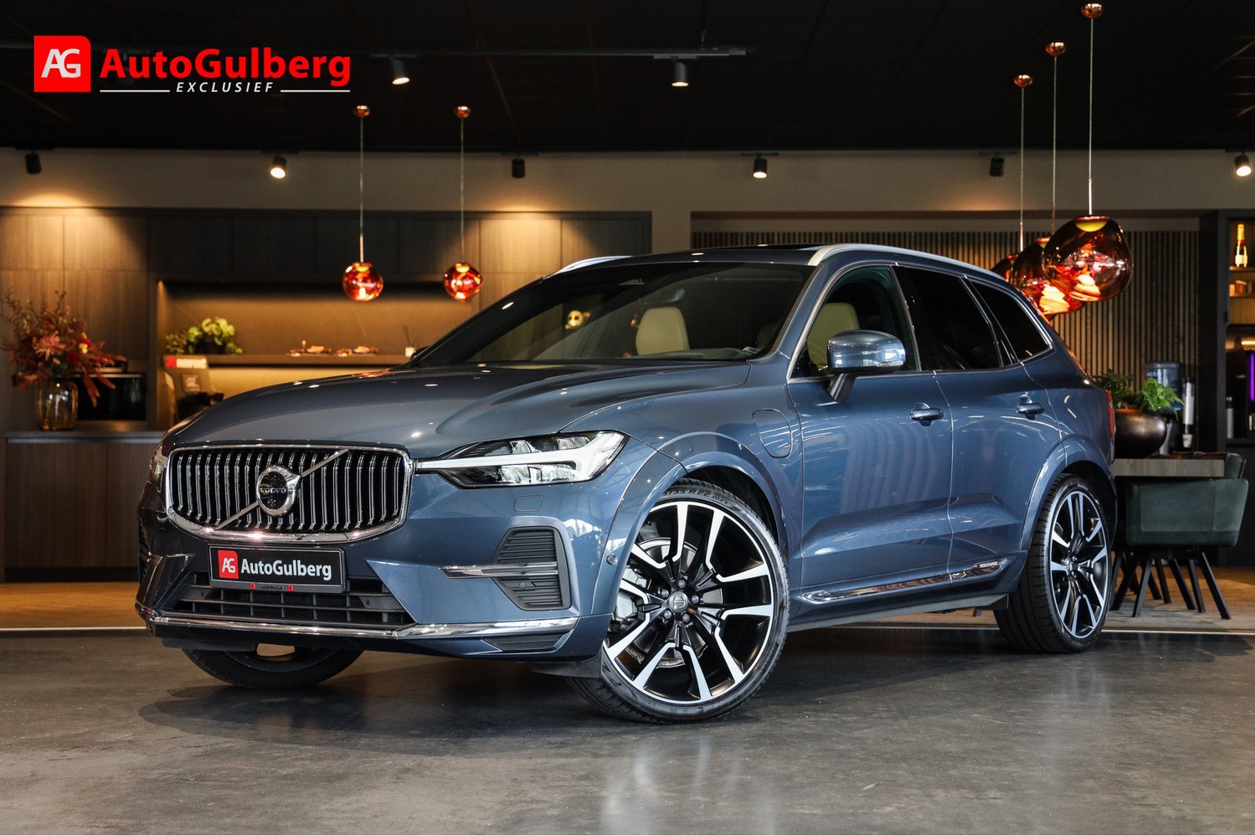 Volvo XC60 2.0 T6 Plug-in hybrid AWD Ultimate Bright Panoram, Auto's, Automaat, Gebruikt, 2063 kg, 4 cilinders