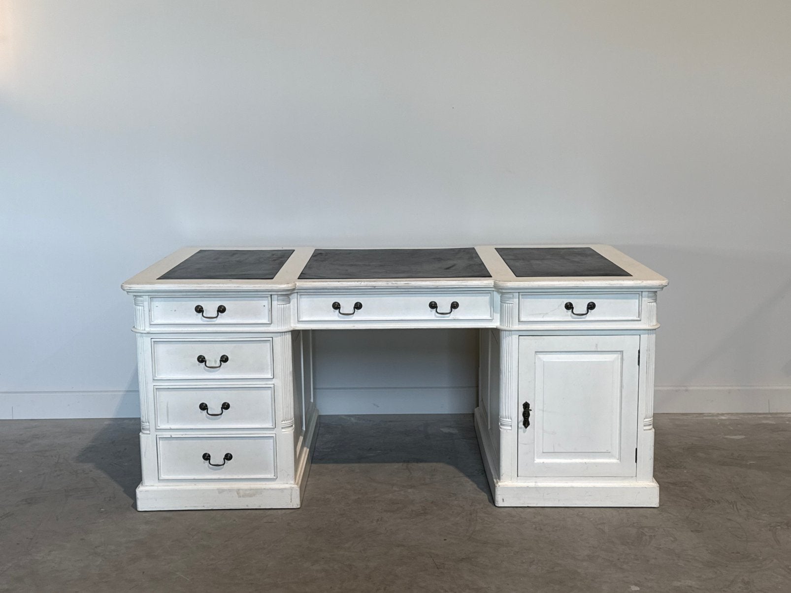 Klassiek Engels bureau #697, Hout, 180 cm, Ophalen of Verzenden, Zo goed als nieuw