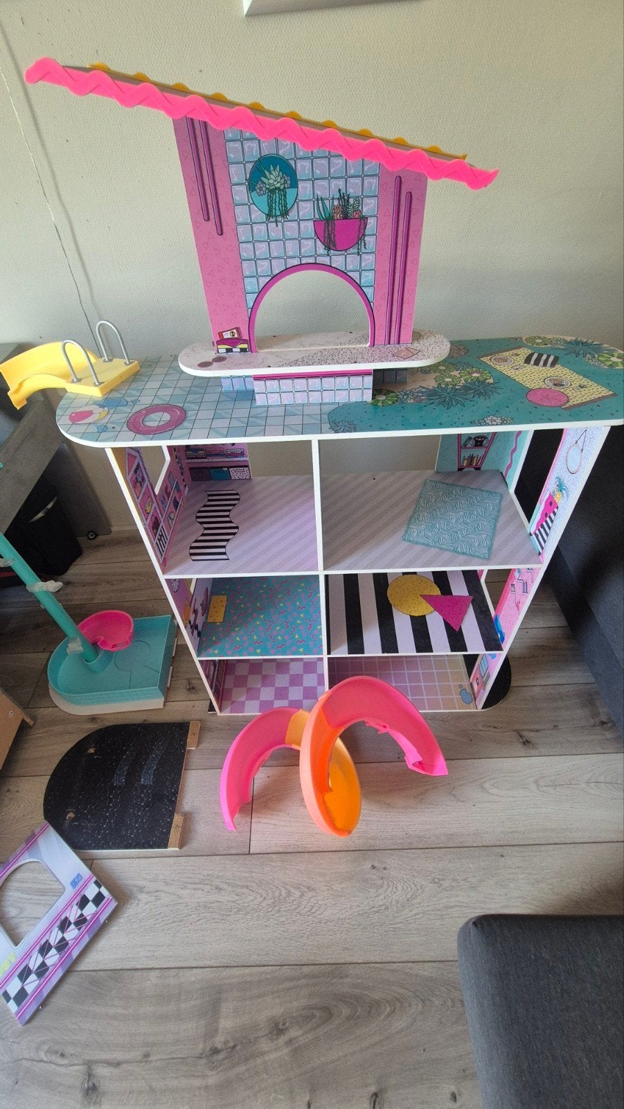 kapotte lol huis, Kinderen en Baby's, Speelgoed | Poppenhuizen, Ophalen, Gebruikt, Poppenhuis