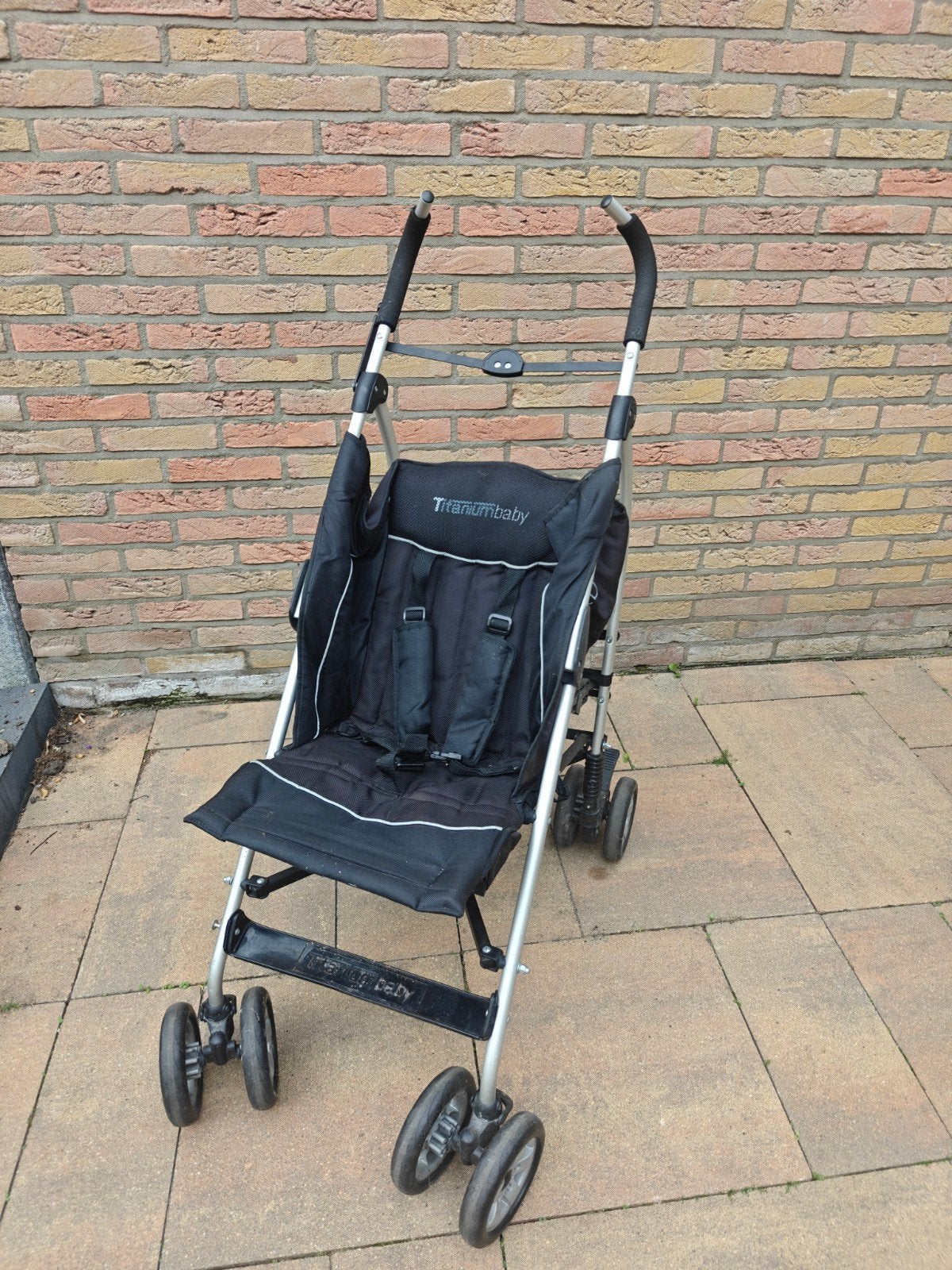 Titanium Baby buggy - Gebruikt maar kan nog ronde mee, Kinderen en Baby's, Ophalen, Gebruikt, Overige merken