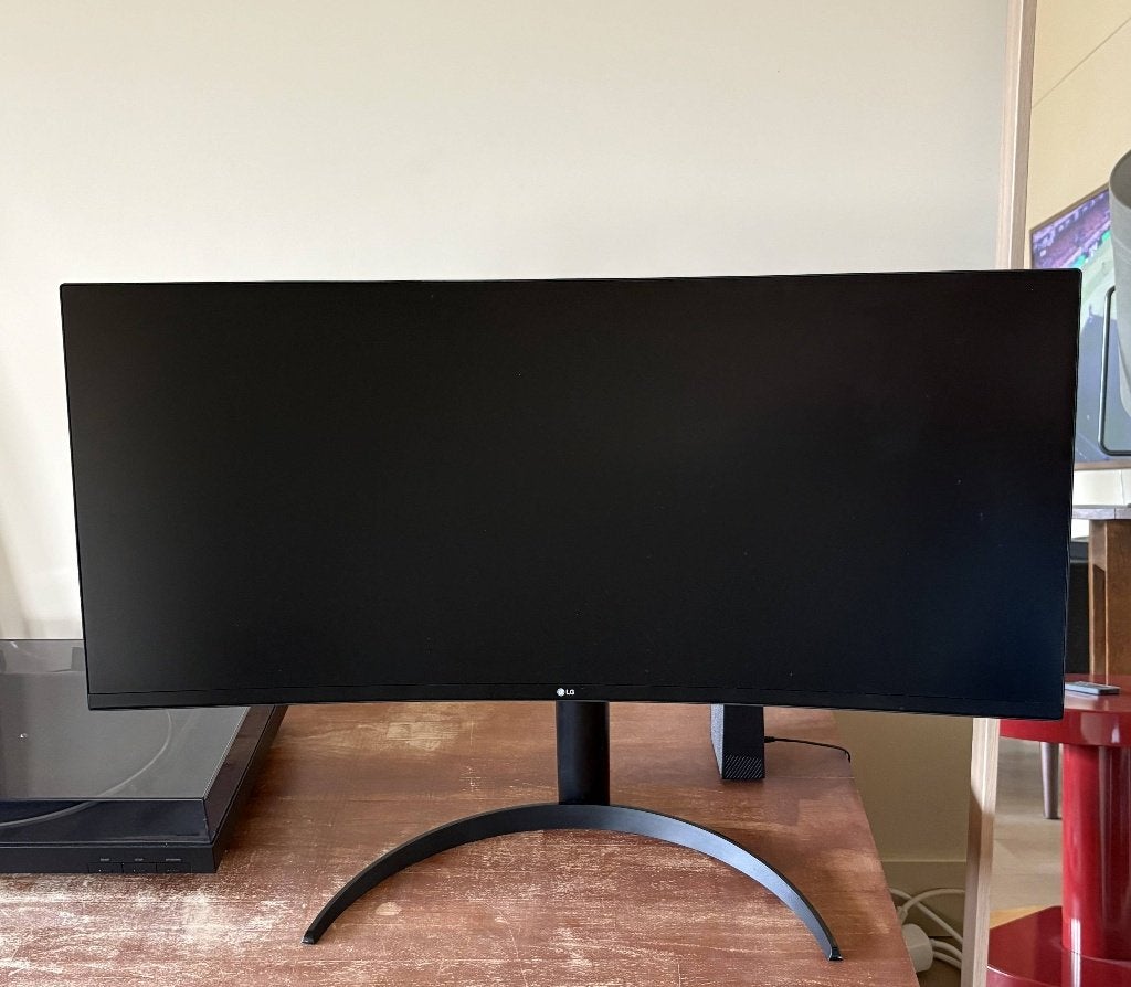 LG 34WP75C-B UltraWide Curved Monitor — 34" QHD, 160Hz, VA, Ingebouwde speakers, Full HD, Zo goed als nieuw