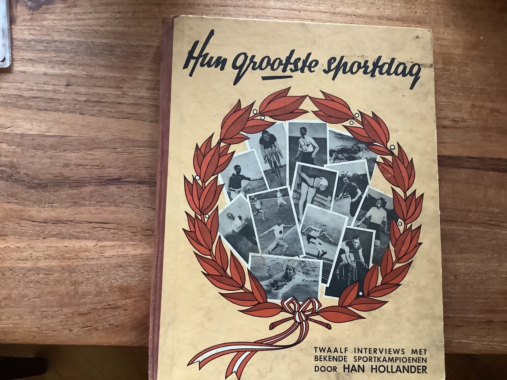 Album hun grootste sportdag mist laatste 16 plaatjes, Verzamelen, Ophalen of Verzenden, Gebruikt, Buitenlandse clubs, Poster, Plaatje of Sticker