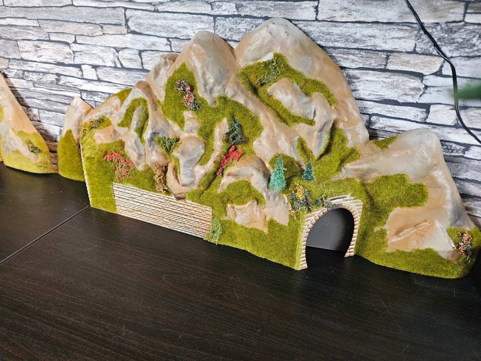 Achtergrond Berg met tunnel HO spoor modeltrein 1:87, Hobby en Vrije tijd, Modeltreinen | H0, Overige merken, Gelijkstroom of Wisselstroom