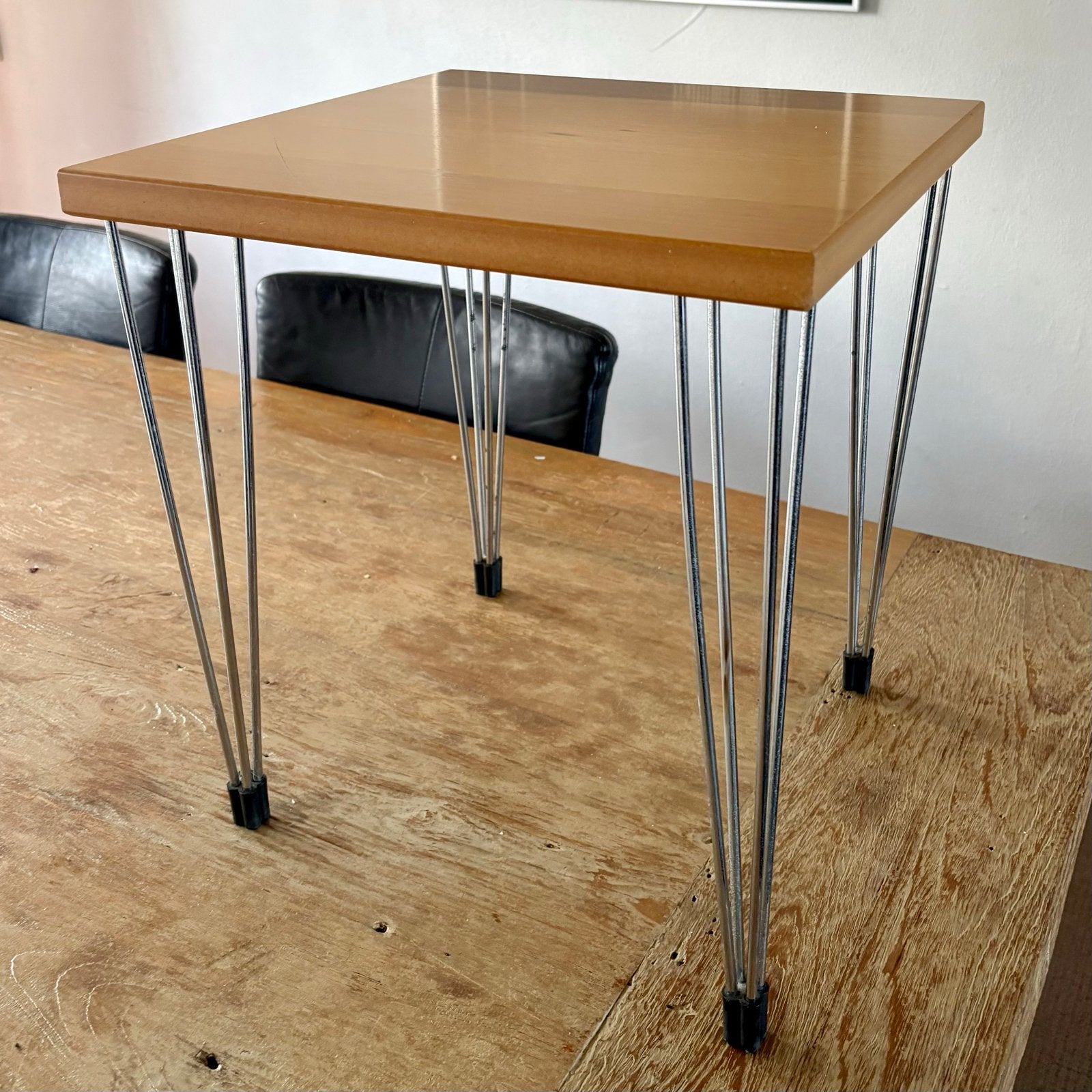 Bijzettafel “pin-age” met metalen hairpin poten, Ophalen, Minder dan 55 cm, Gebruikt, Vierkant