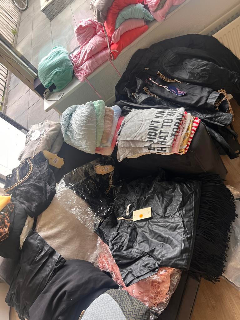 Partij nieuwe kleding !!, Kleding | Dames, Dames-kledingpakketten, Ophalen of Verzenden, Nieuw, Maat 38/40 (M)