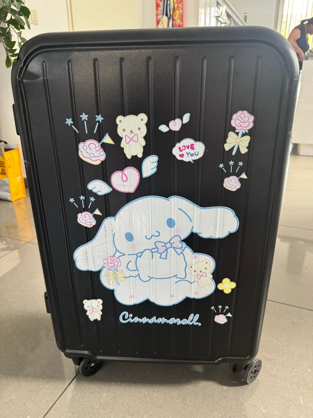 Zwarte Cinnamoroll Koffer met Wieltjes en Slot, Sieraden, Tassen en Uiterlijk, Koffers, Ophalen, Gebruikt, 50 tot 60 cm, Hard kunststof