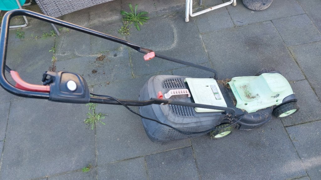 Grasmaaier, Ophalen, Gebruikt, Elektrische grasmaaier, Opvangbak
