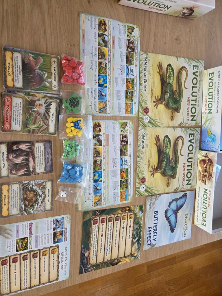 Evolution new world met uitbreiding en sleeves, Hobby en Vrije tijd, Gezelschapsspellen | Bordspellen, Ophalen of Verzenden, Zo goed als nieuw