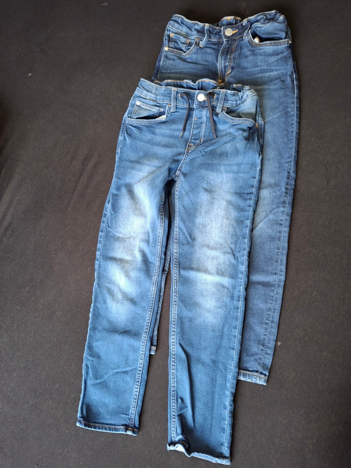 2 spijkerbroeken maat 140/146, H&M en Chapter Young, Broek, Gebruikt, H&M, Chapter Young, Ophalen of Verzenden