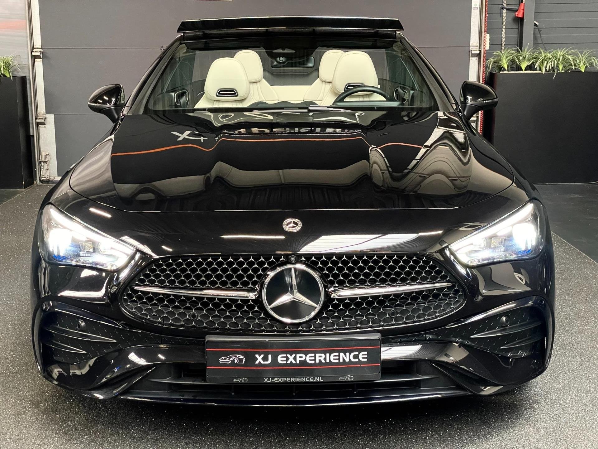 Mercedes-Benz CLE Cabriolet 200 AMG Line HUD NAVI 204PK, Auto's, Automaat, Dealer onderhouden, Gebruikt, Beige