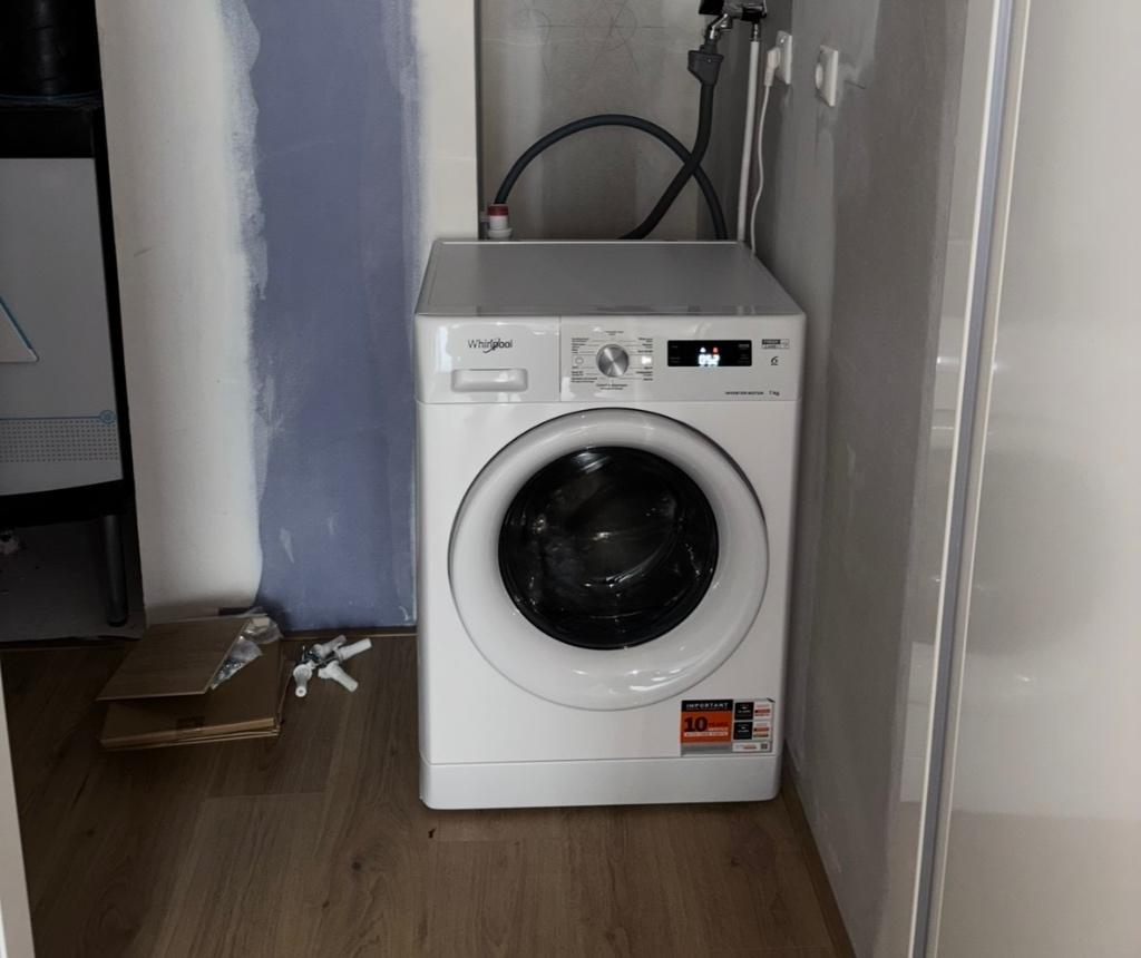 Whirlpool wasmachine, Witgoed en Apparatuur, Wasmachines, Zo goed als nieuw, 6 tot 8 kg, 85 tot 90 cm, 1200 tot 1600 toeren, Ophalen