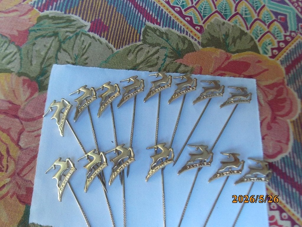 Dieren Gld  Fietsen fabriek Gazelle 12 speldjes metaal zgan, Ophalen of Verzenden, Zo goed als nieuw, Merk, Speldje of Pin