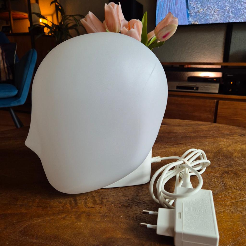 IKEA ISKÄRNA LED-tafellamp, kleur veranderend, Huis en Inrichting, Lampen | Tafellampen, Kunststof, Modern, Sfeervol, Kleurrijk