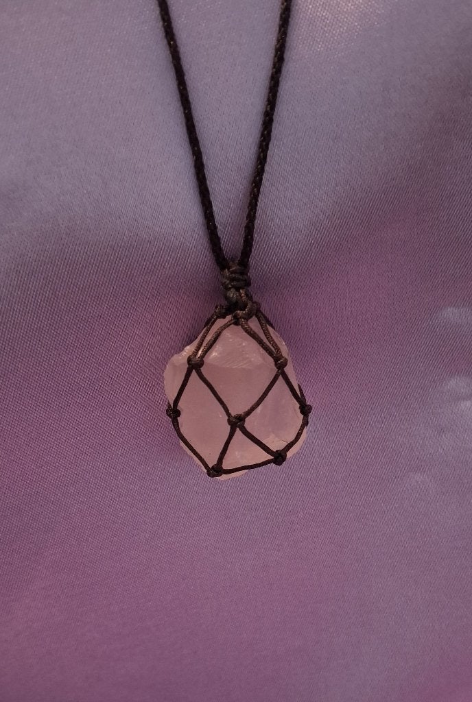 Handgemaakt macramé halskoord met ruwe rozenkwarts edelsteen, Sieraden, Tassen en Uiterlijk, Kettingen, Verstelbaar, Verzenden
