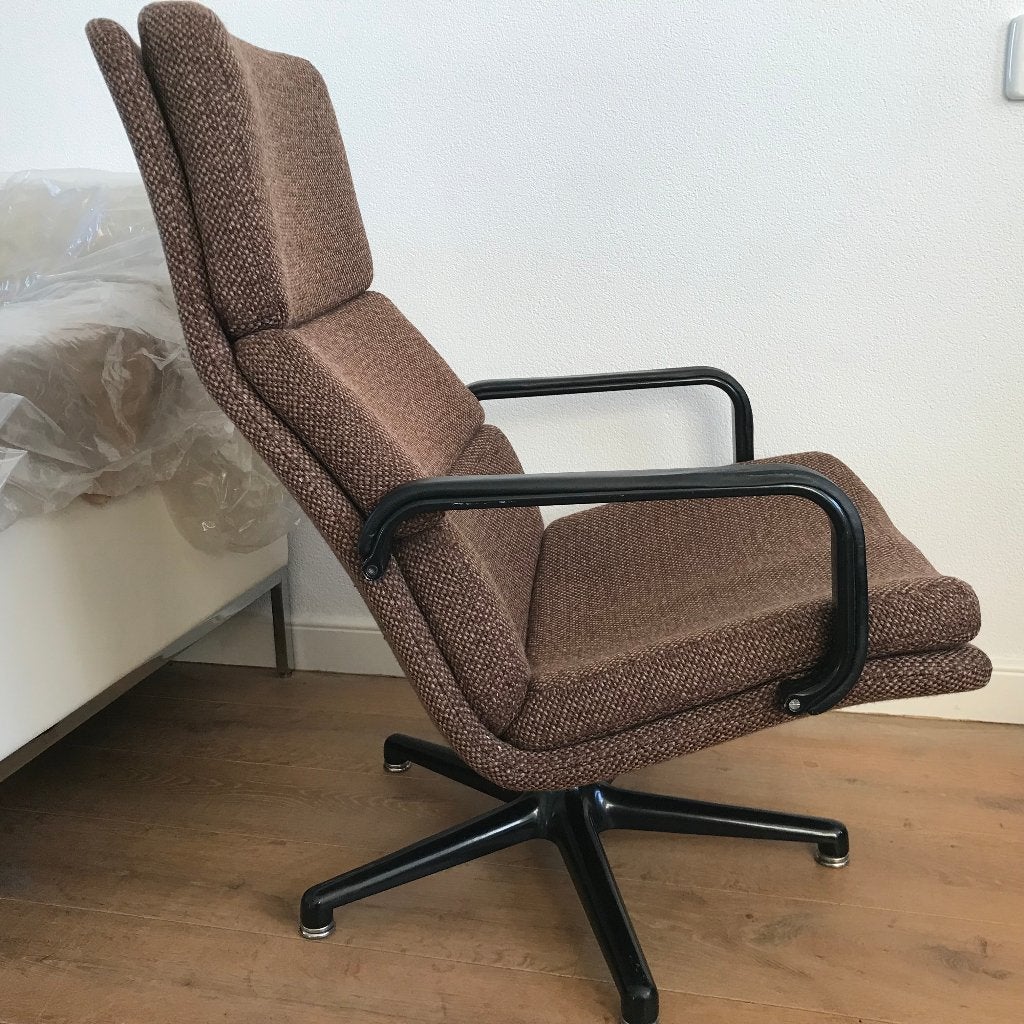 Vintage Artifort F141 F142 fauteuil bruin stof, Huis en Inrichting, Gebruikt, 75 tot 100 cm, Ophalen of Verzenden, Nvt