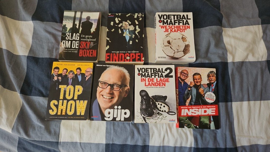 voetbalboeken voetbal boeken divers oa Gijp Inside Top Show, Ophalen of Verzenden, Gelezen, Balsport