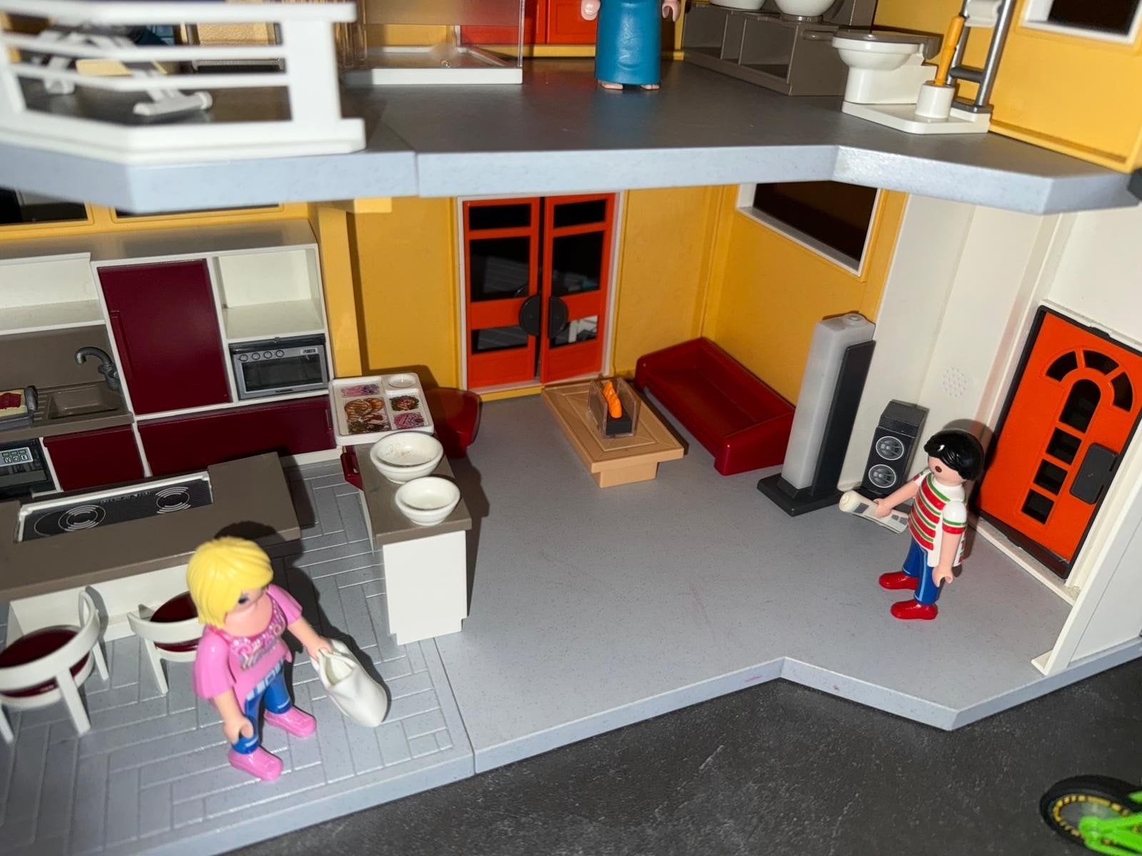 Playmobil - Geel ingericht woonhuis, Ophalen of Verzenden, Zo goed als nieuw