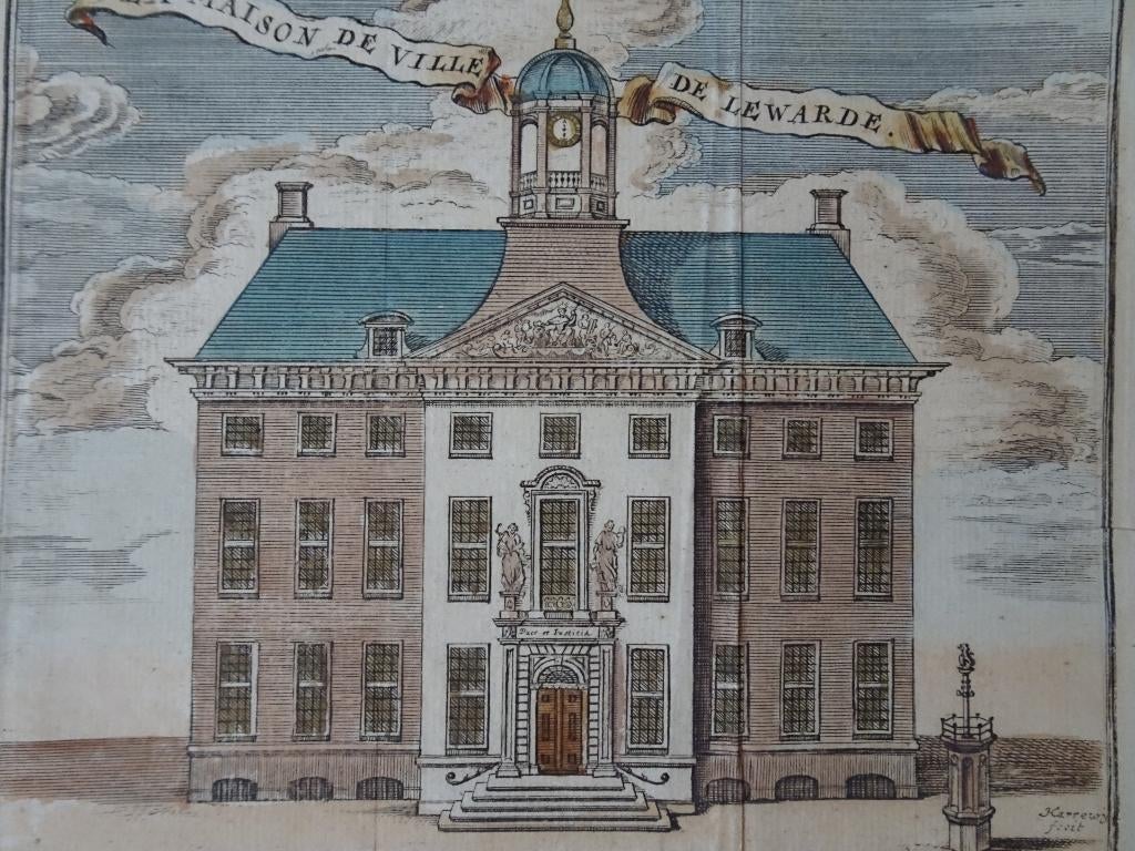 Gekleurde gravure Stadhuis van Leeuwarden Harrewijn 1720, Antiek en Kunst, Verzenden, Architectuur, Gravure, 1700 - 1799