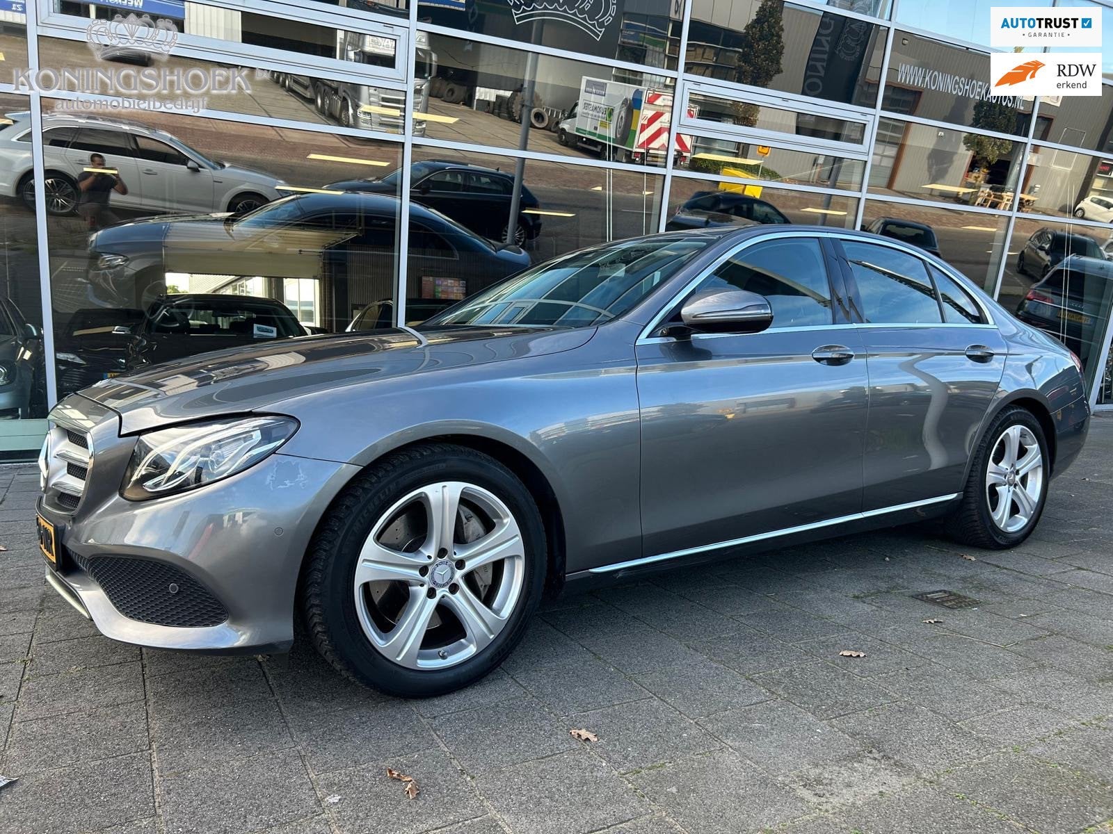 Mercedes-Benz E-klasse 200 Ambition, Auto's, Automaat, Gebruikt, Euro 6, 4 cilinders