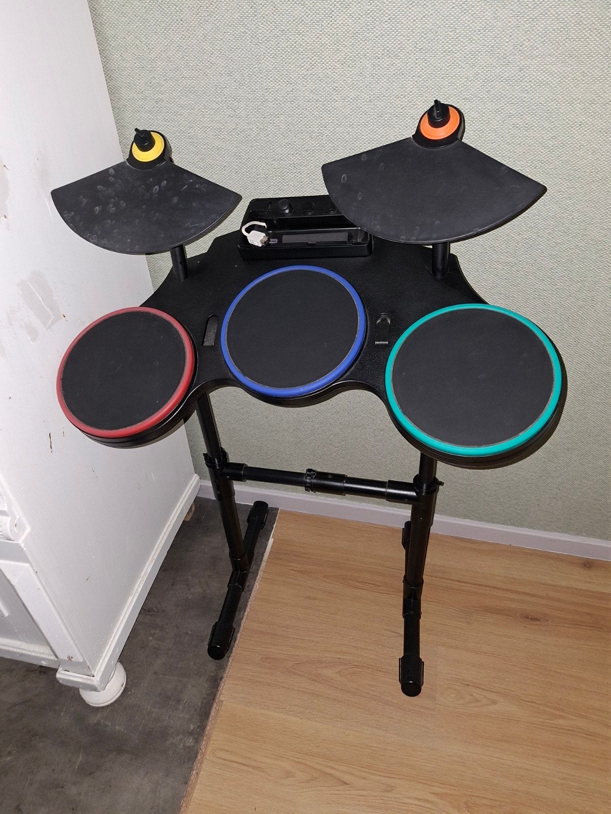 Nintendo Wii met Guitar Hero set en accessoires, Ophalen of Verzenden, Gebruikt, Met 2 controllers, Met games