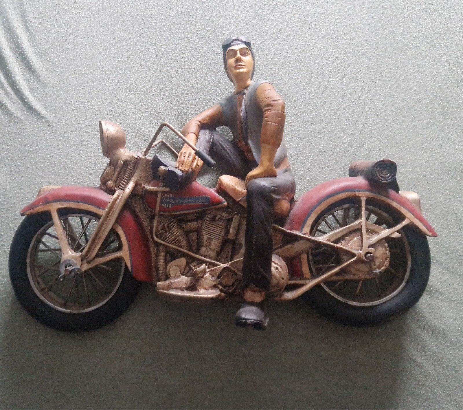 Vintage Houten Wanddecoratie: Motorrijder op Harley Davidson, Ophalen of Verzenden, Wanddecoratie, 20 - 50 cm, Hout
