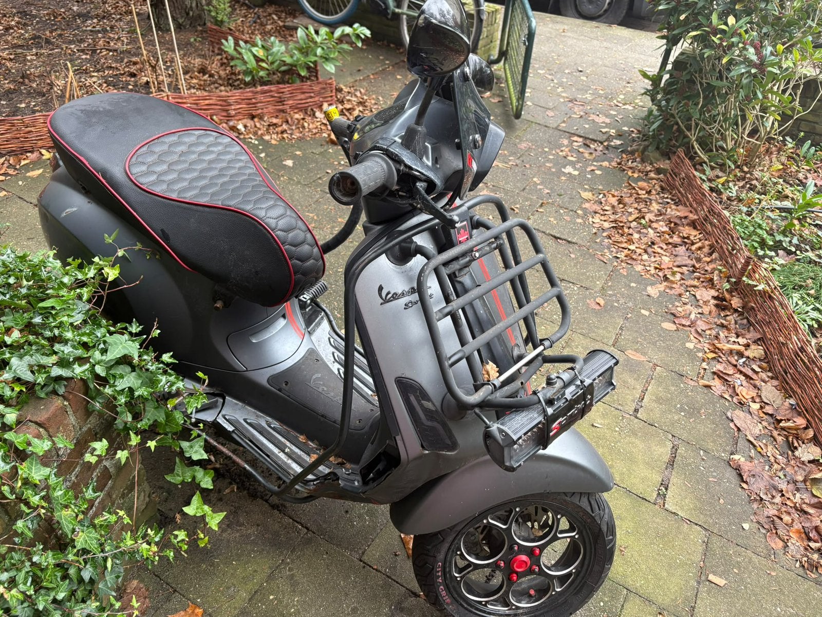 Vespa Sprint, Fietsen en Brommers, Ophalen, Overige modellen, Maximaal 45 km/u, Zo goed als nieuw