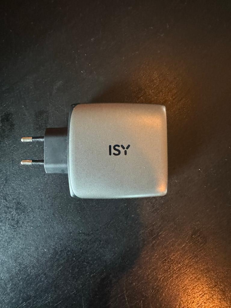 ISY 5140-GY USB-oplader - Grijs, Ophalen of Verzenden, Zo goed als nieuw