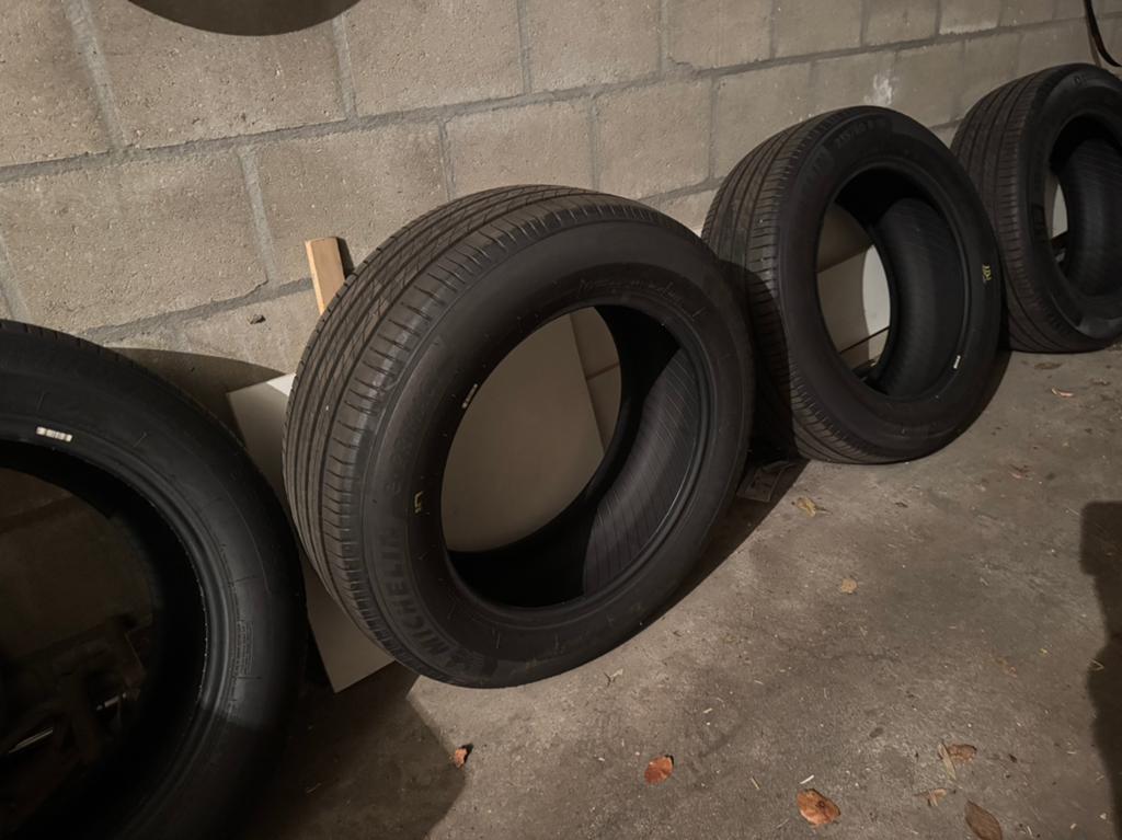 4 splinternieuwe autobanden Michelin 235/60 R18 e-premacy, Ophalen, Nieuw