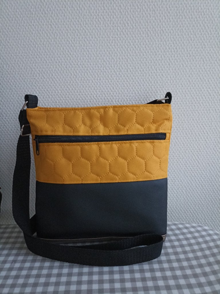 Handmade crossbody bag/tas, Sieraden, Tassen en Uiterlijk, Tassen | Damestassen, Verzenden, Nieuw, Geel, Schoudertasje
