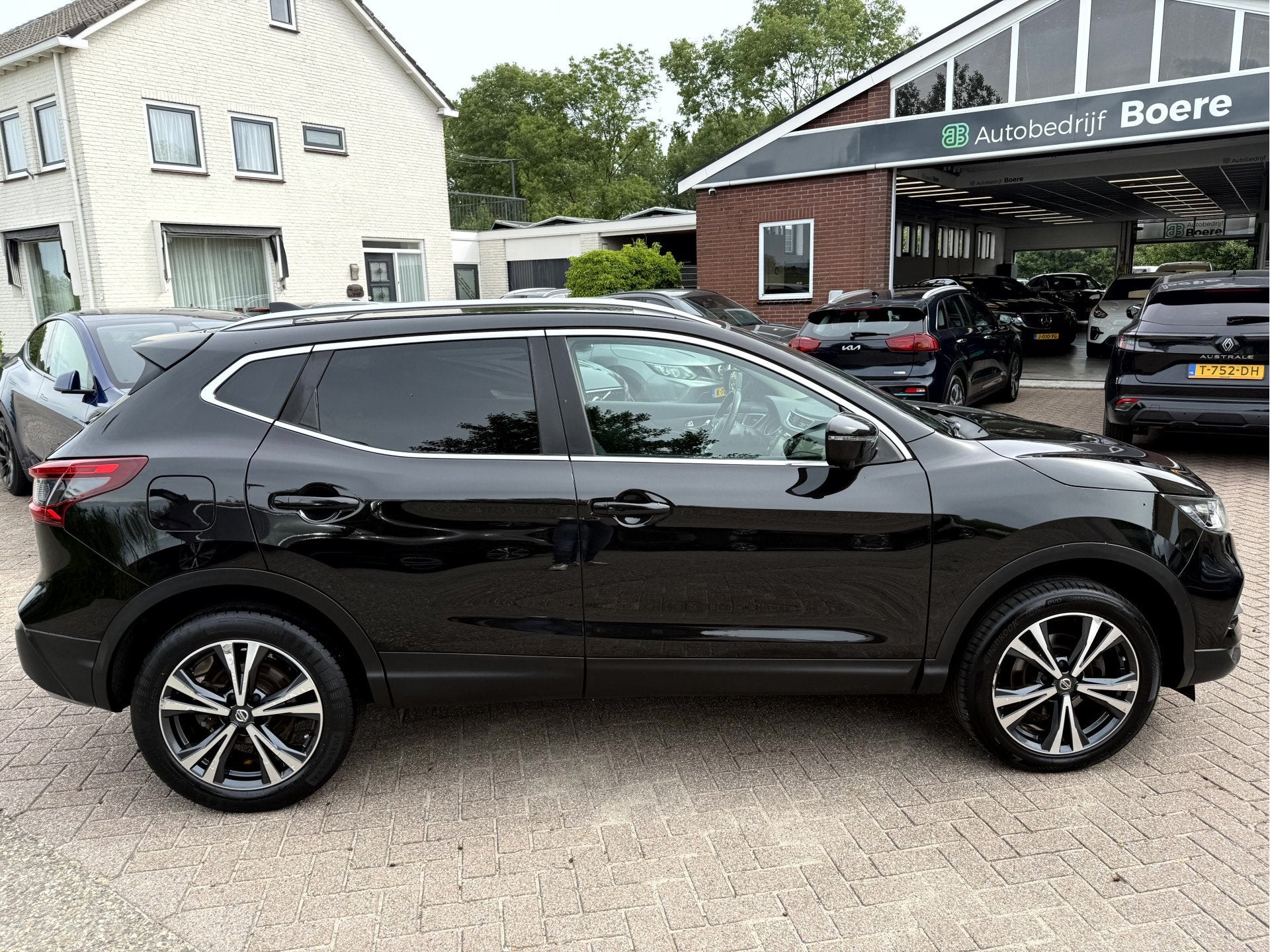Nissan QASHQAI 1.2 N-Connecta Panoramadak, 18''Lmv, Camera, Auto's, Voorwielaandrijving, Dealer onderhouden, Stof, Gebruikt