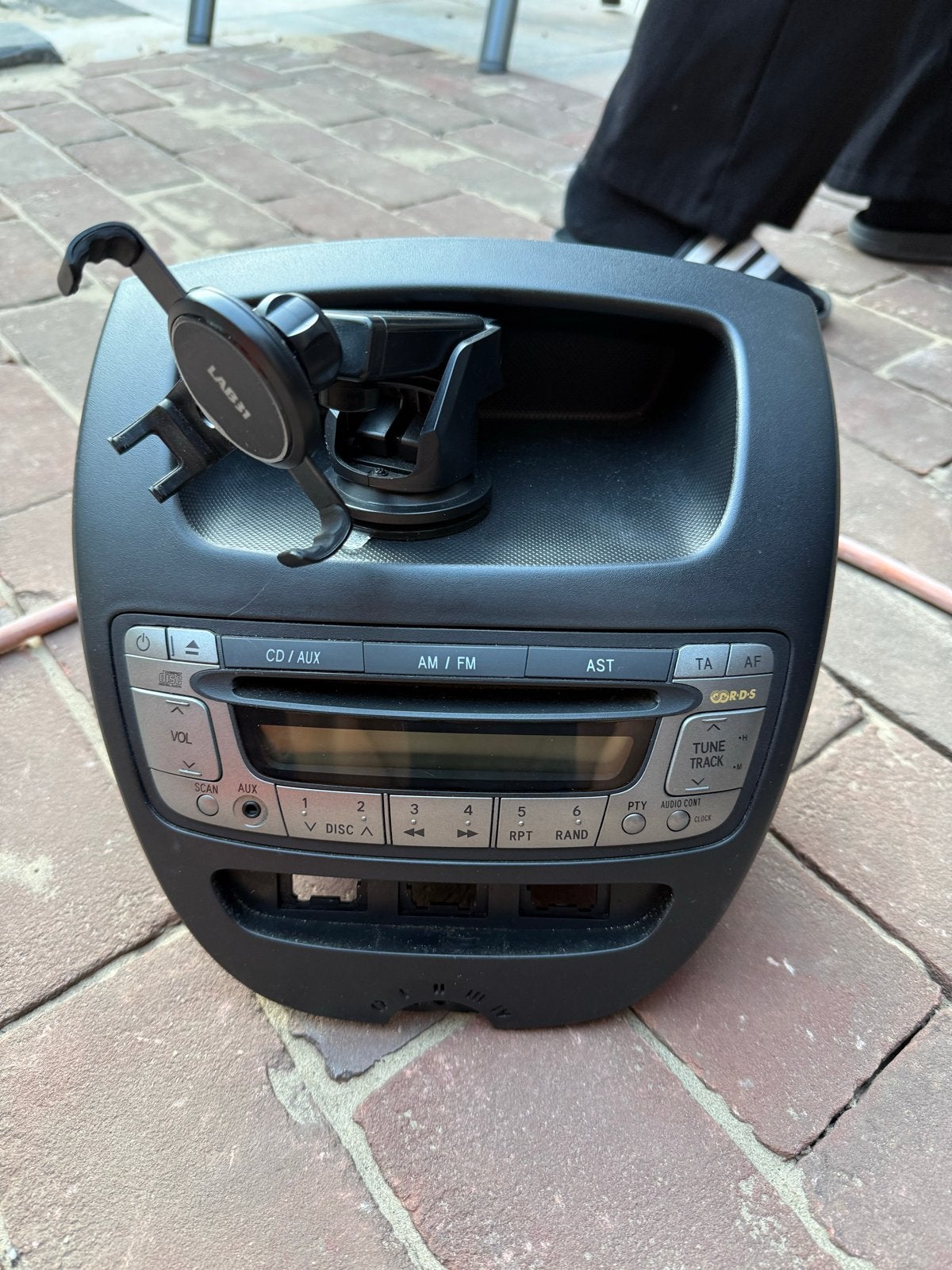 Toyota Aygo/Citroën C1/Peugeot 107 Radio CD/AUX Speler, Ophalen, Gebruikt