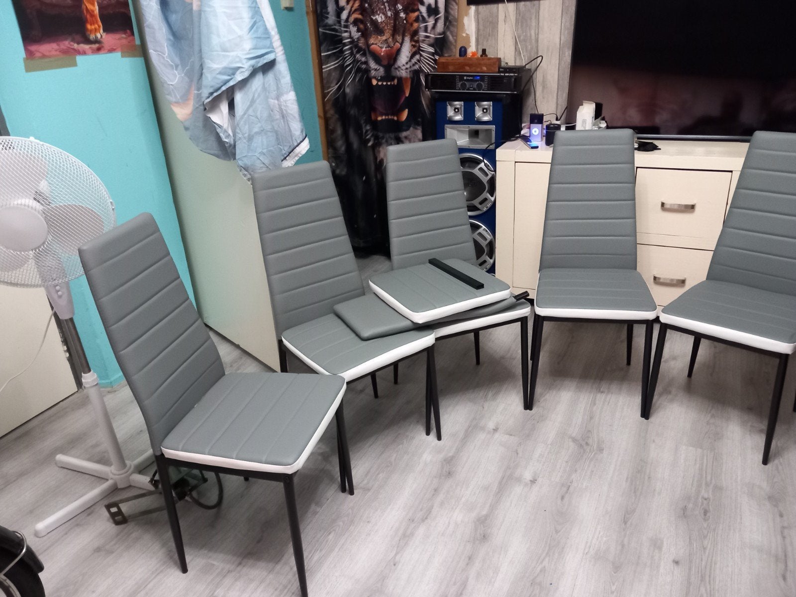 Mooie grijs-witte stoelen,  nieuw, Ophalen, Wit grijs, Nieuw, Stof